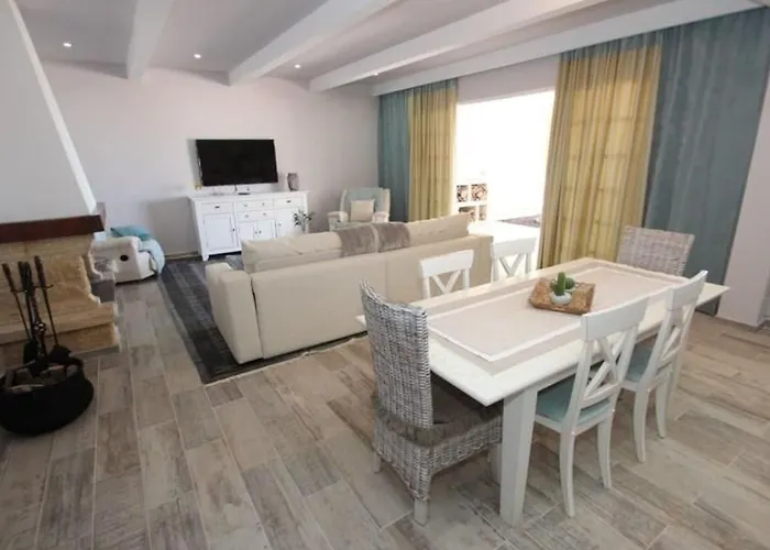 Nyaraló Herrenhaus In Chio By Interhome Guía de Isora